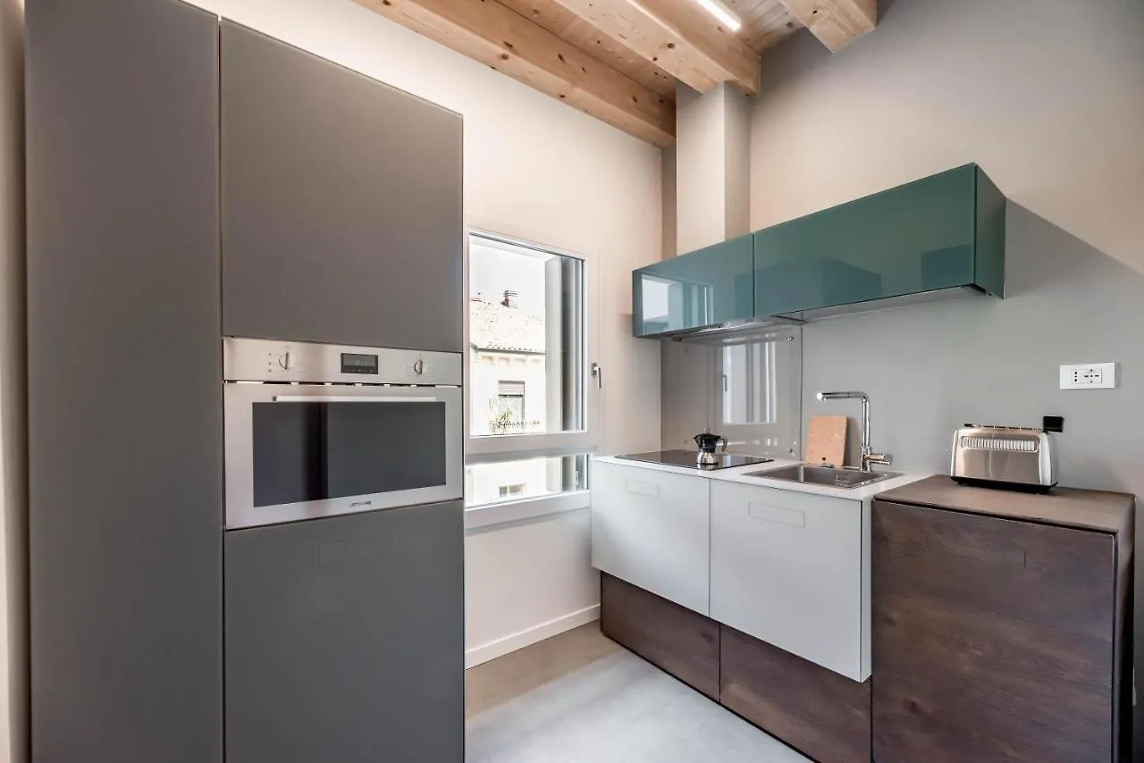 Palazzo '900 Design Flats - Il Caffe Apartment Padova