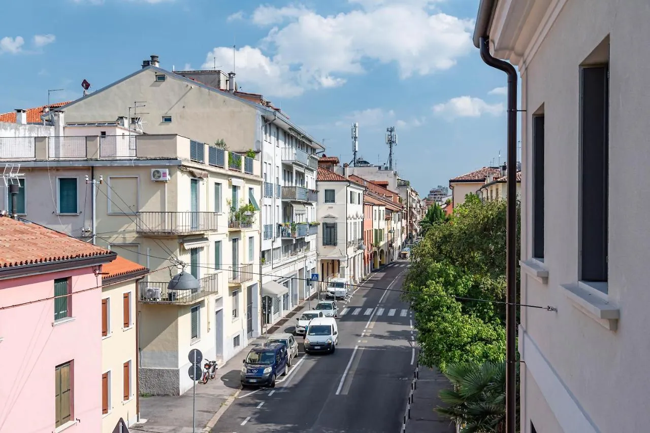 Palazzo '900 Design Flats - Il Caffe Apartment Padova